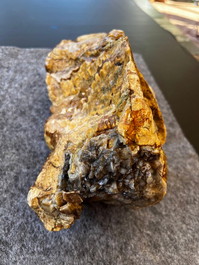 Crystal-Filled Agate Specimen – Southeast Queensland